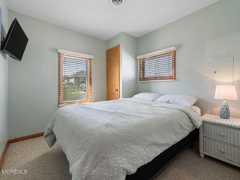 43 Florence Ln — Photo 16