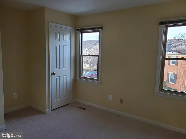 15322 Manor Village Ln — Photo 6