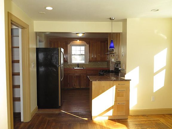 5th image of 52 Kimball Ave