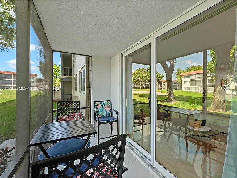 711 S Hollybrook Dr #109 — Photo 12
