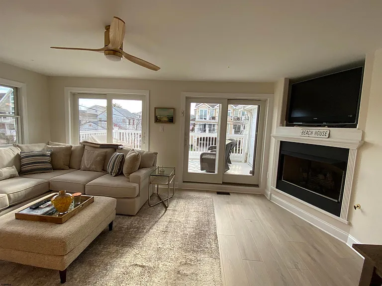 115 N Washington Ave #2 — Photo 3