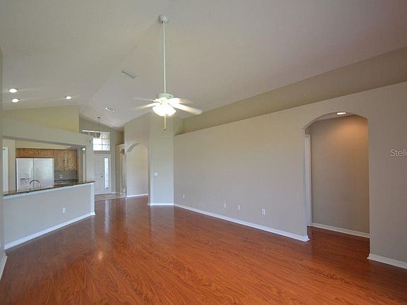 4th image of 8405 Carriage Pointe Dr