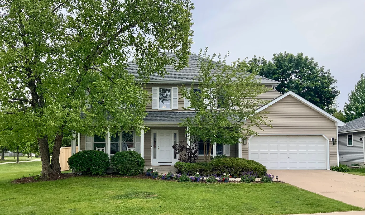 1910 Brighton Ln photo 1