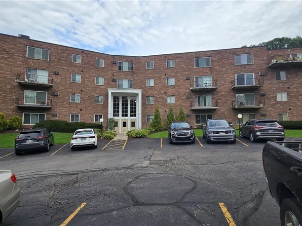 315 Solon Rd APT 202, Chagrin Falls Village, OH 44022