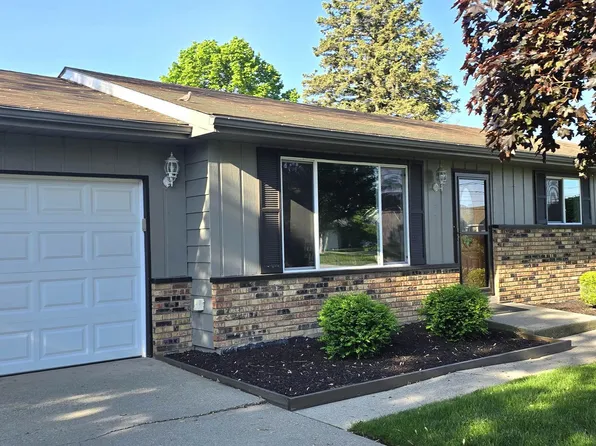 8579 Gilmour Ln, Freeland, MI 48623