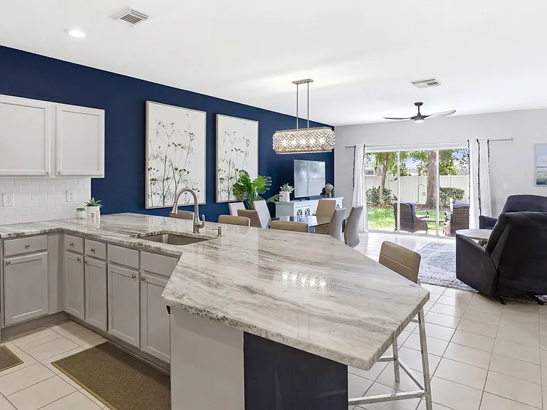 13354 Georgian Ct — Photo 4
