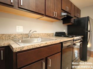 1348 W Argyle St APT 1N, Chicago, IL 60640