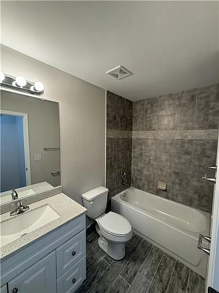 2 bed, 1090 sqft, $1,900 — Photo 4