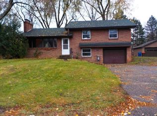 2596 Bittersweet Ln, Saint Paul, MN 55109