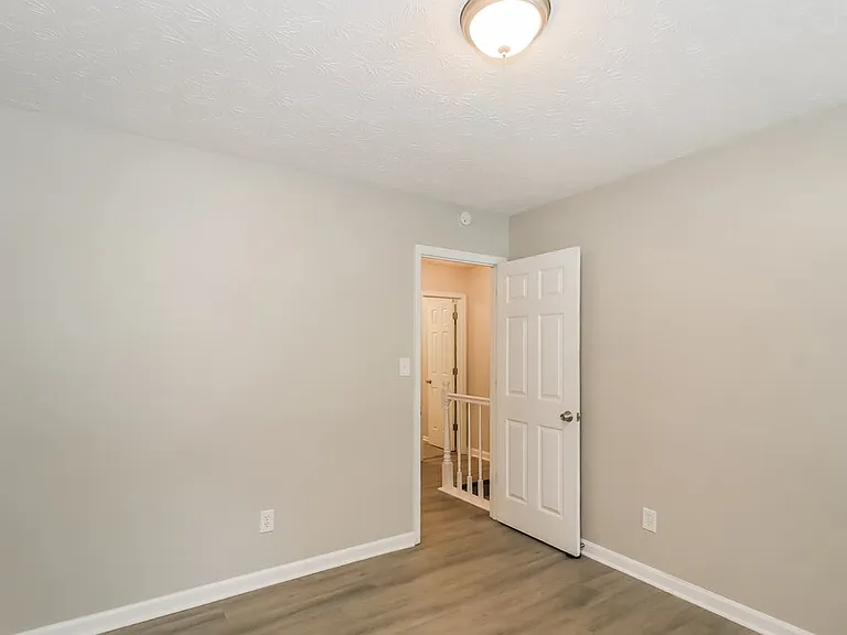 275 Oak St — Photo 15