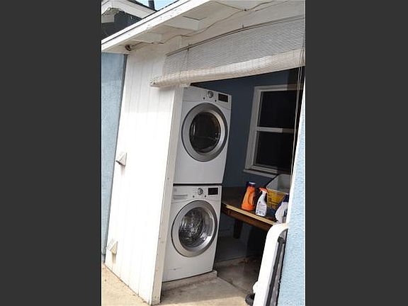 4th image of 1298 Dorner Dr #2