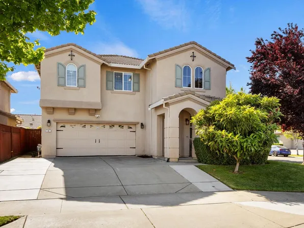 2 Donson Ct, Elk Grove, CA 95758