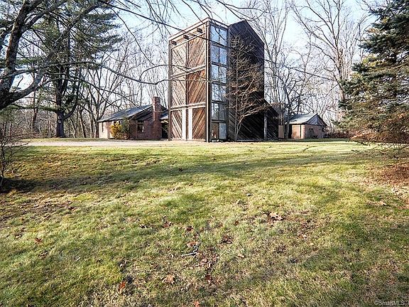 4th image of 26 Pin Oak Ct