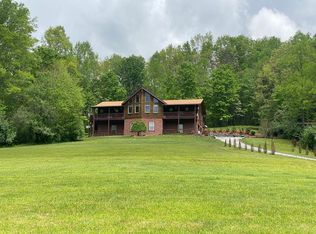 3607 Packs Branch Rd, Mount Hope, WV 25880