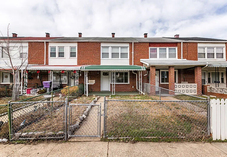 2032 Kelmore Rd — Photo 1