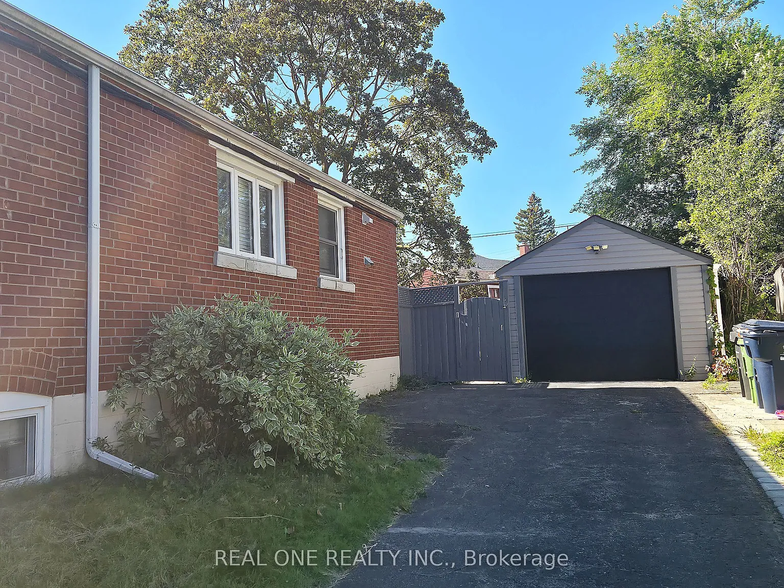 15 Castille Ave — Photo 3