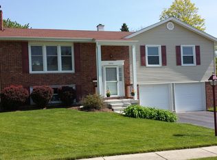 3820 Winston Ln, Hoffman Estates, IL 60192