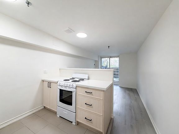 5th image of 181 Gerrard St E #103