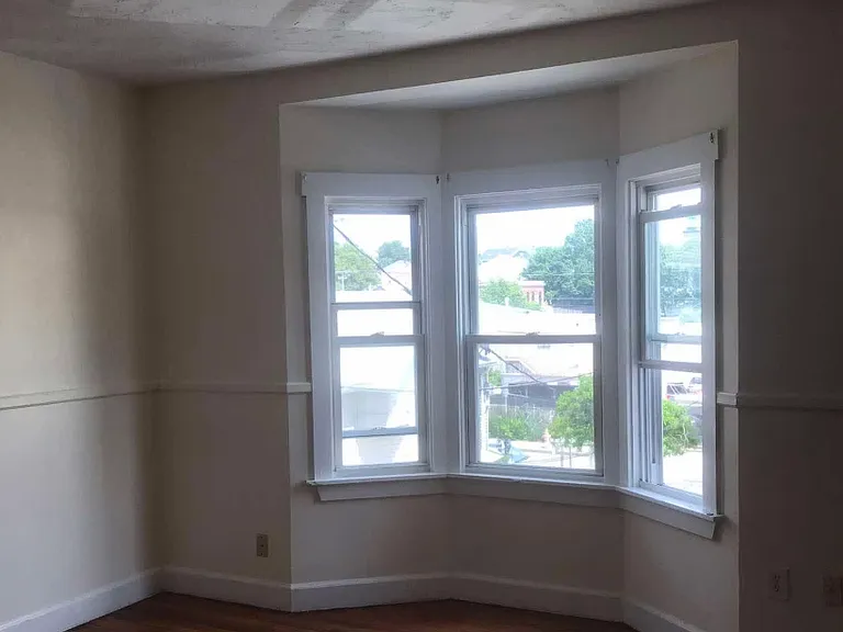 118 Seabury St Unit 2N Fall River Centrally Located 3 Bed/1 Bath — Photo 25