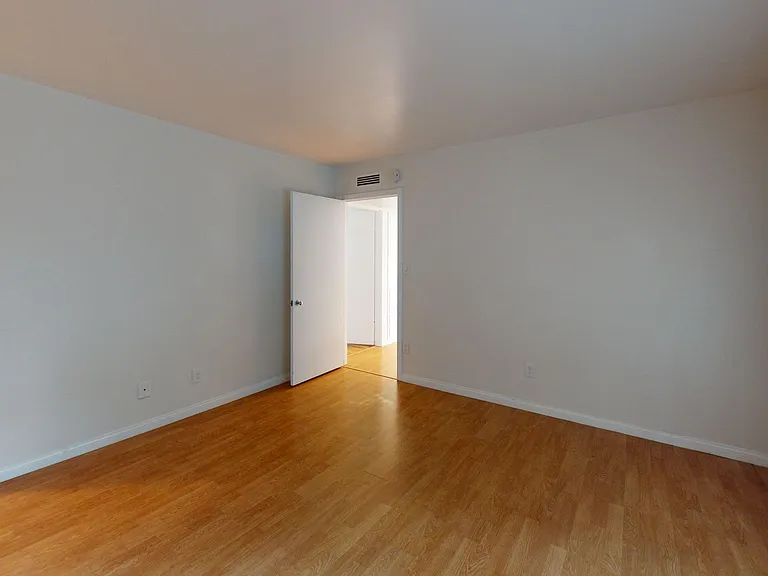 1811 Visalia Row — Photo 14