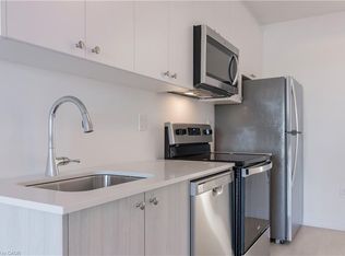 25 Palace St #P10, Kitchener, ON N2E 0J3
