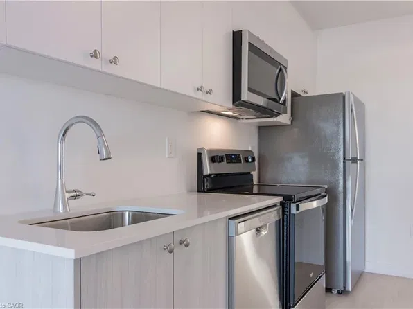 25 Palace St #P10, Kitchener, ON N2E 0J3