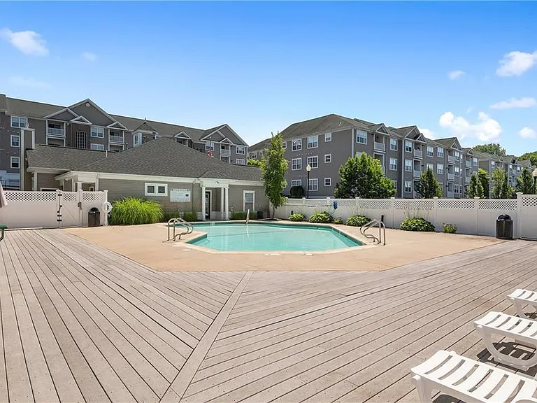 78 Mill St #302 — Photo 2