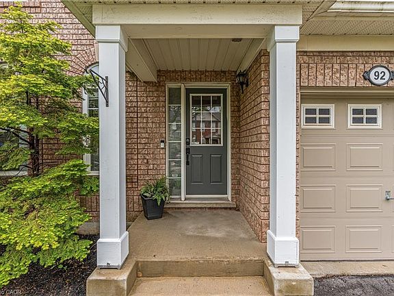 2nd image of 92 Baggs Cres
