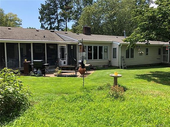 5th image of 19 Forest Hill Dr