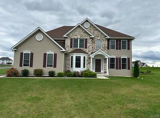 120 Oakhurst Dr, Nazareth, PA 18064