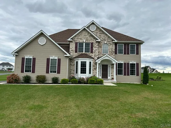 120 Oakhurst Dr, Nazareth, PA 18064