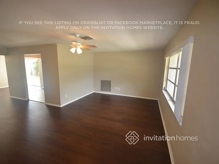 2642 Oakbrook Dr — Photo 2