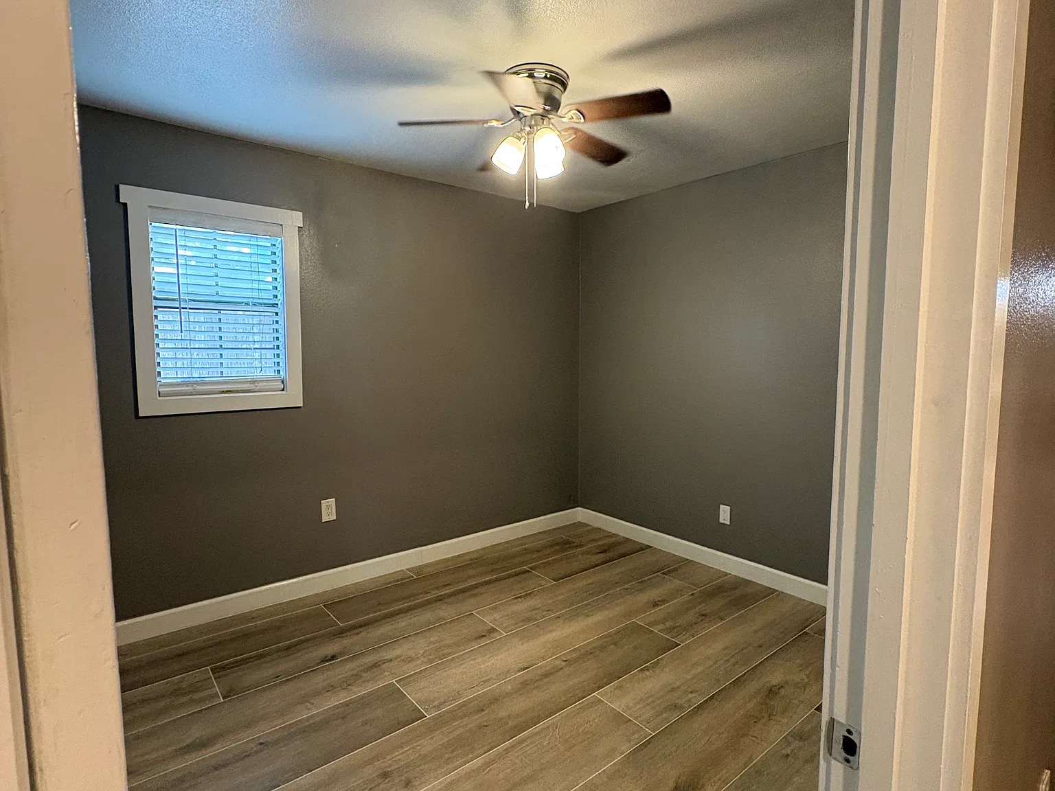 4 bed, 2.5 bath, $2,000 — Photo 4
