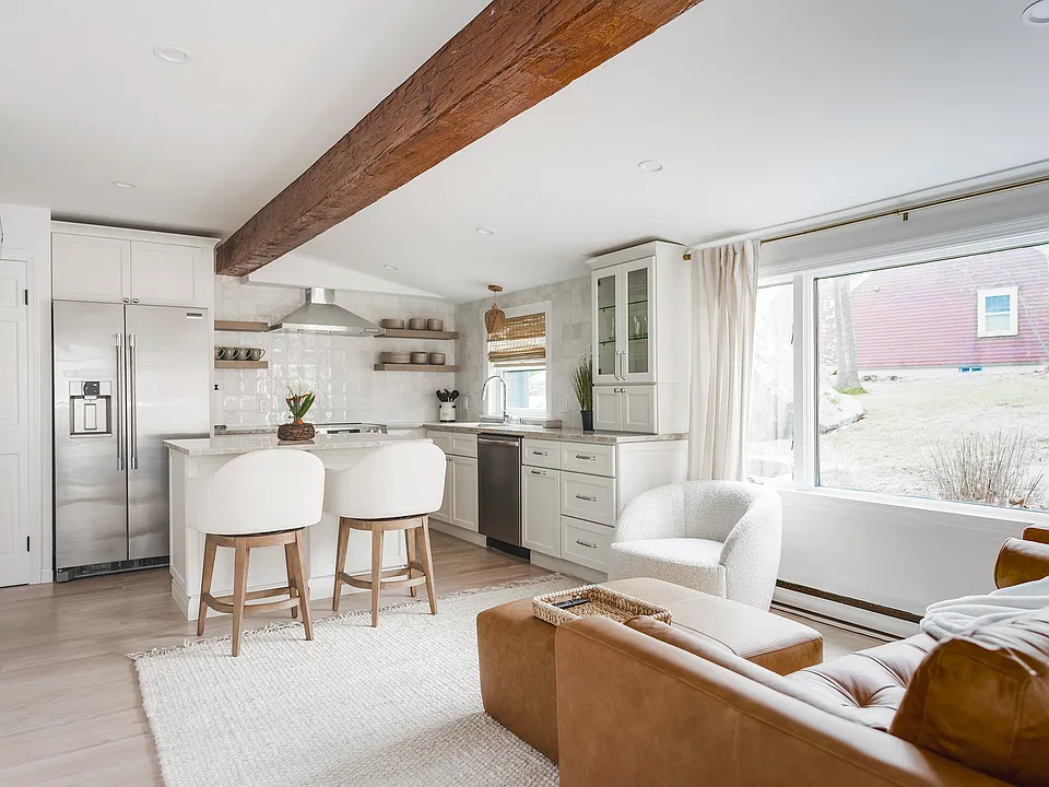 17 Beach Rd #2