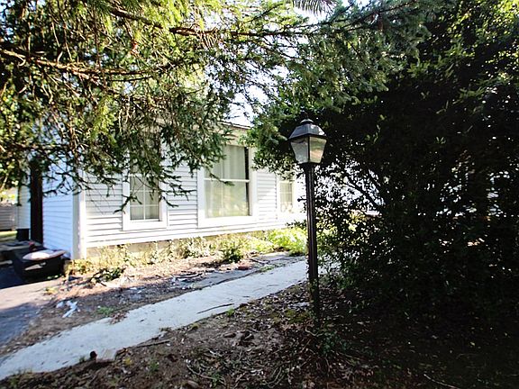 3rd image of 348 Turkey Scratch Rd