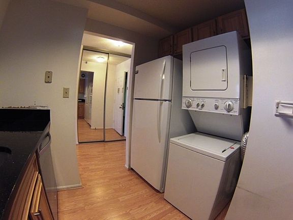 5th image of 900 N Stafford St APT 1616