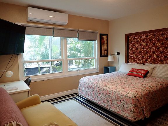 3rd image of 809 4th Ave N #2