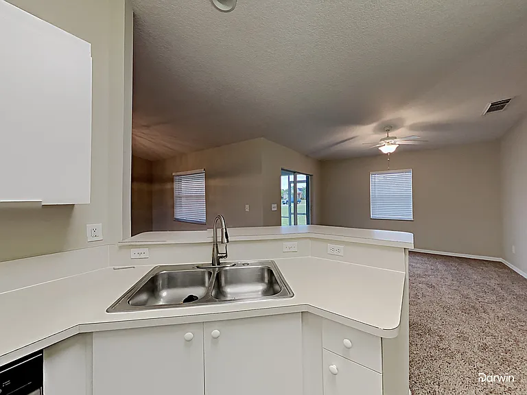 1711 SW Gloria Ln — Photo 3