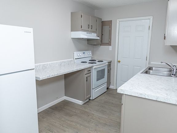 3rd image of 2331 Hill Dr #34-D