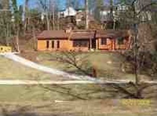 1828 Military Rd, Huntington, WV 25701