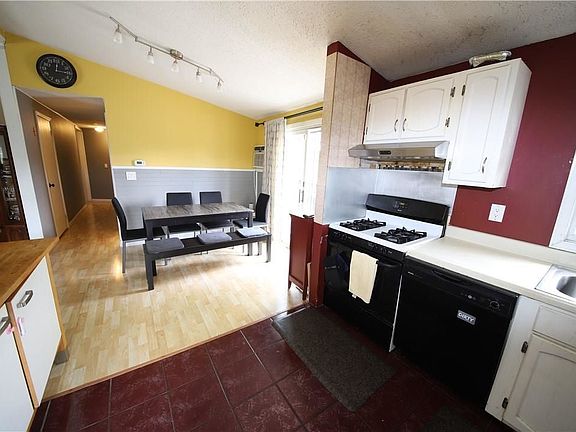 5th image of 1530 Charlotte St