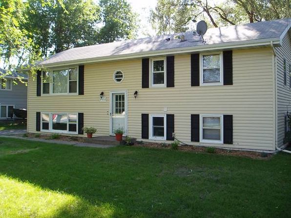 9032 Lexington Ave N, Circle Pines, MN 55014