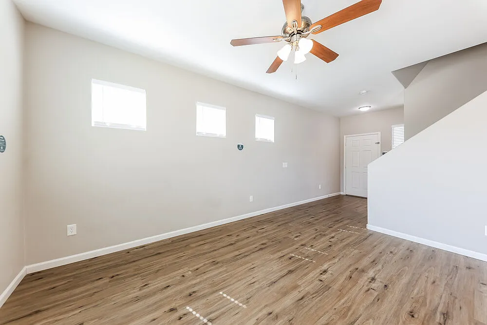 3 bed, 2.5 bath, 1534 sqft, $1,985 — Photo 4