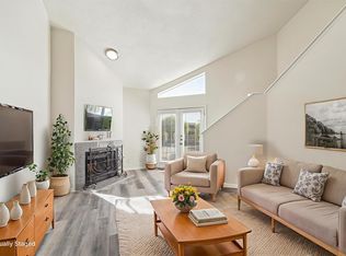 10855 Meadowglen Ln APT 1030, Houston, TX 77042