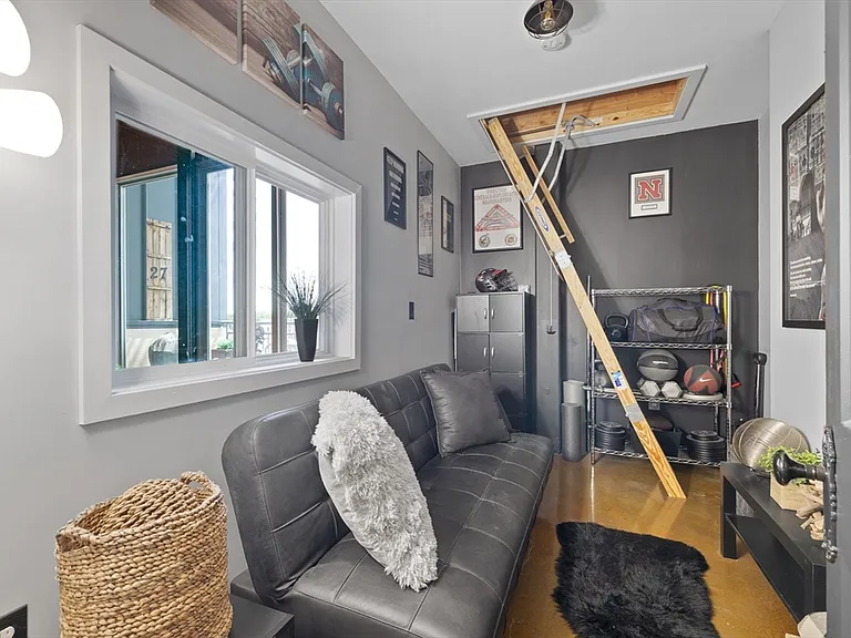 950 Broadway #27 — Photo 9