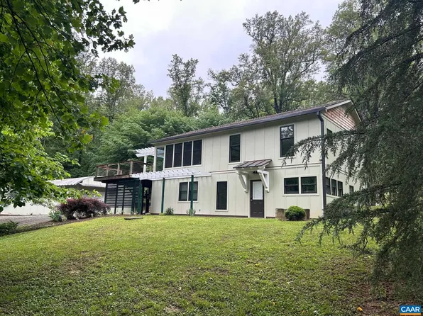 652 Ivy Hl, Charlottesville, VA 22903