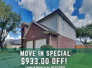 18810 Woodglen Shadows Dr, Humble, TX 77346