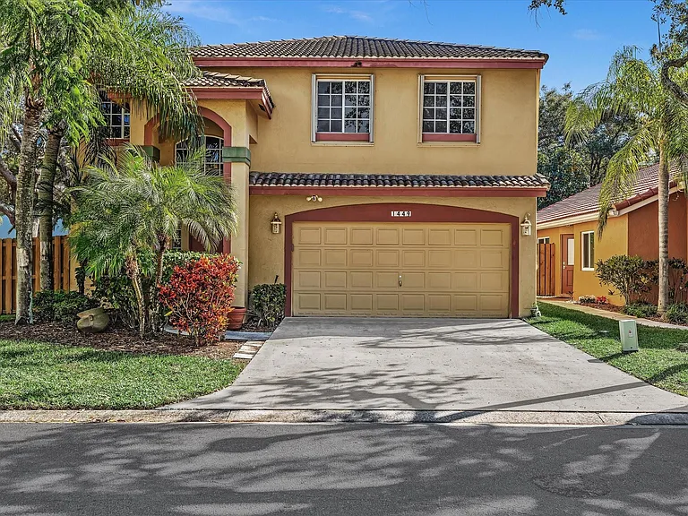 1449 Banyan Cir — Photo 6