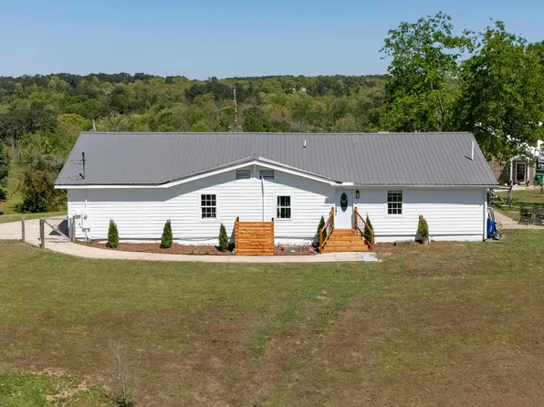 2303 Fulton Dr, Fultondale, AL 35068