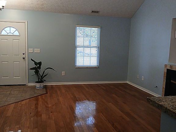 2nd image of 1381 Phlox Ave